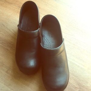 Sanita Black Leather Clogs -size 38